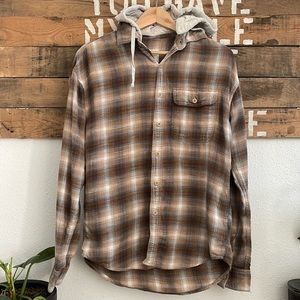 American Eagle Cozy Cabin Plaid Flannel Button Down